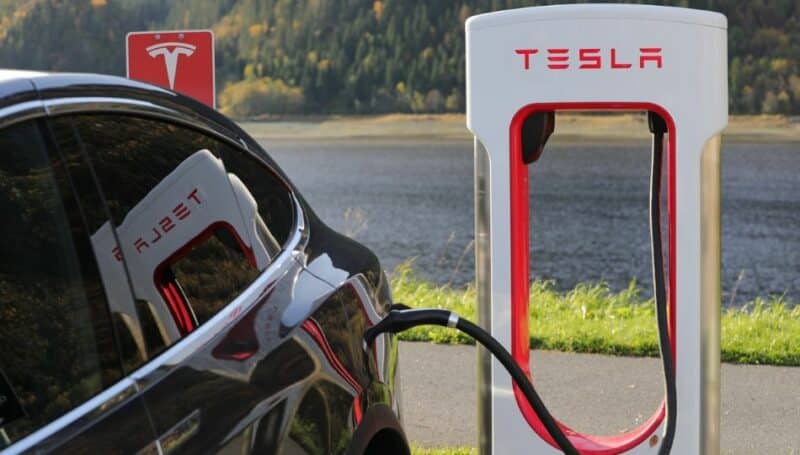 עמדת טעינה לרכב