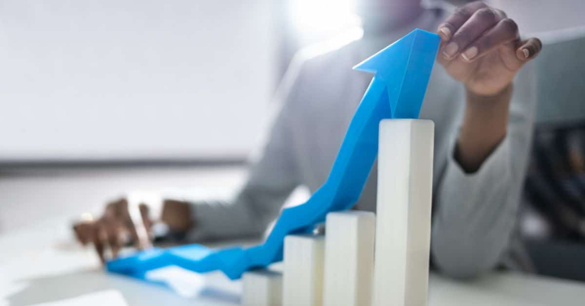 איך מערכת CRM יכולה לשפר את תהליך המכירות של העסק?